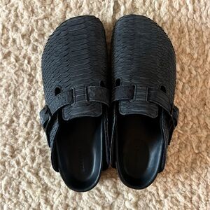 NWT The Shoe Surgeon Black Leather Mules